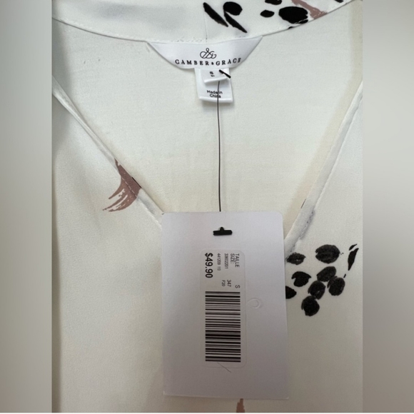 Beautiful Camber and Grace Blouse - Picture 4 of 8